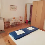 Marika Seaside Apartments Drasnice Sea View, Parking & Near Beach Apartament *