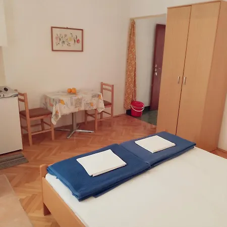 Marika Seaside Retreat-Drasnice Apartment *